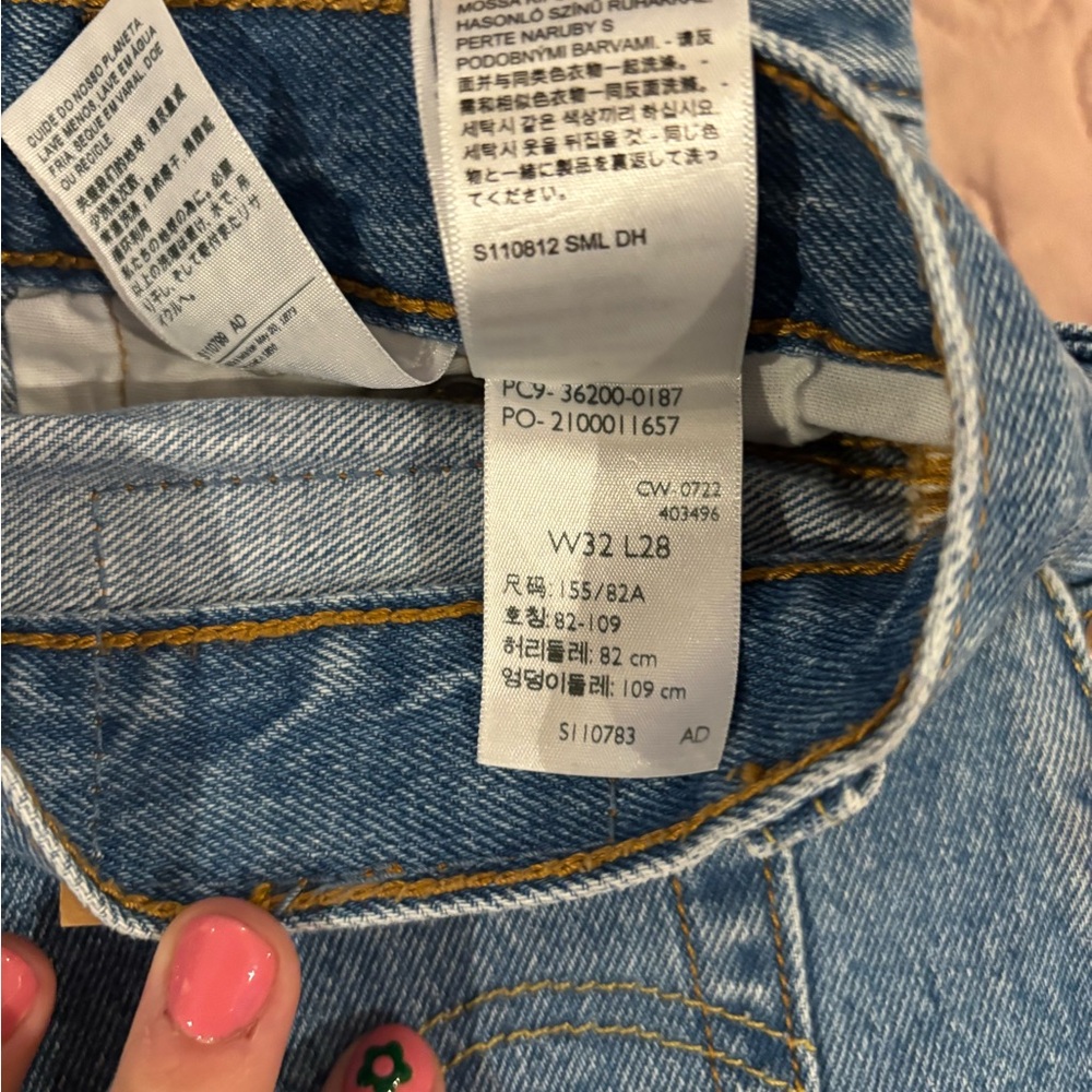 Women’s Levi’s 501 Jeans - Picture 7 of 7